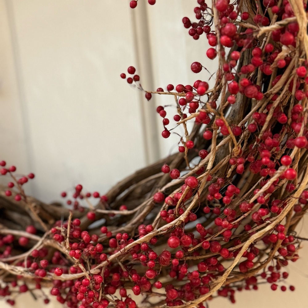 RED BERRY  WREATH: - Picture 6 of 10